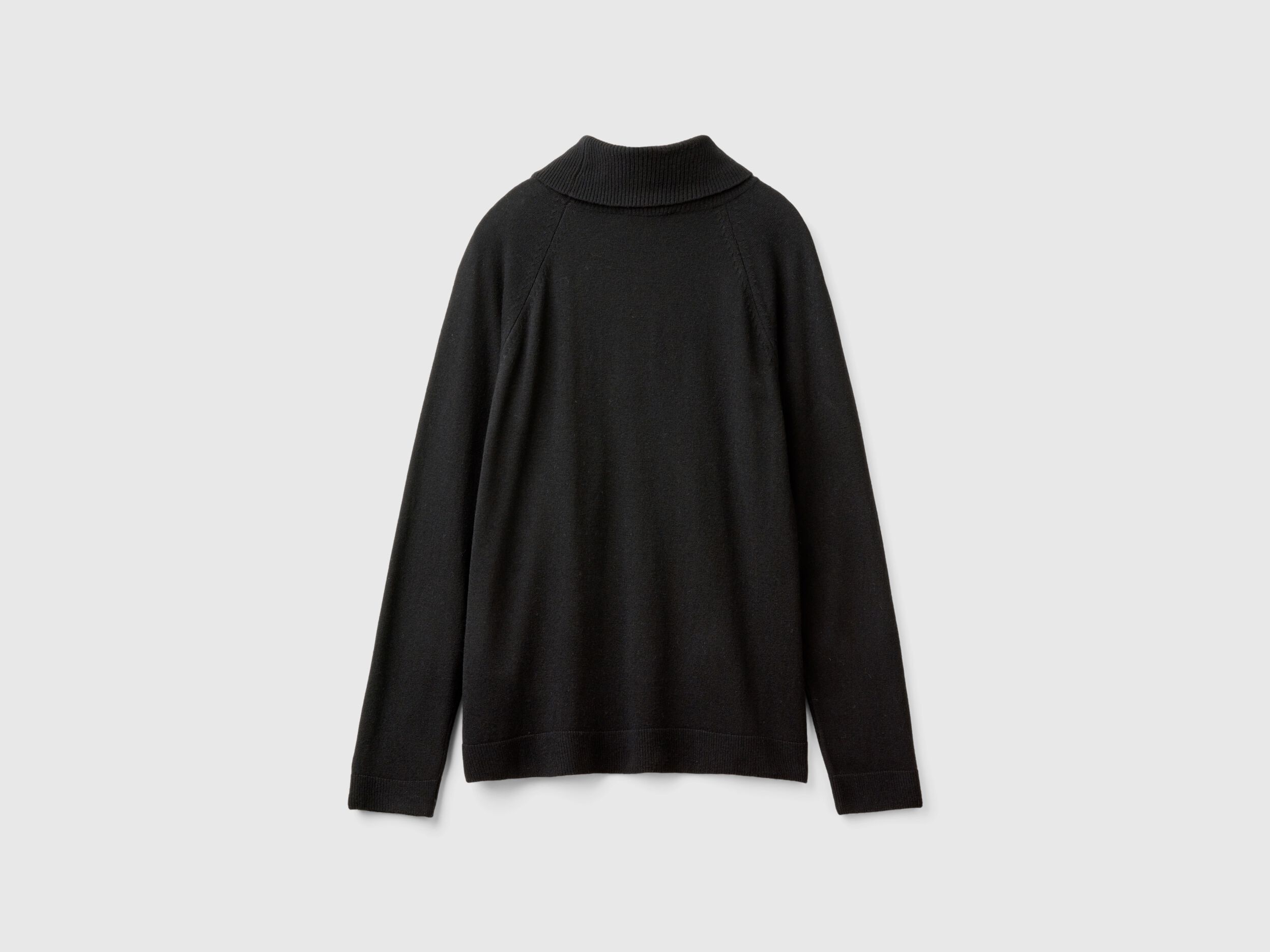 Jersey negro cuello alto deals