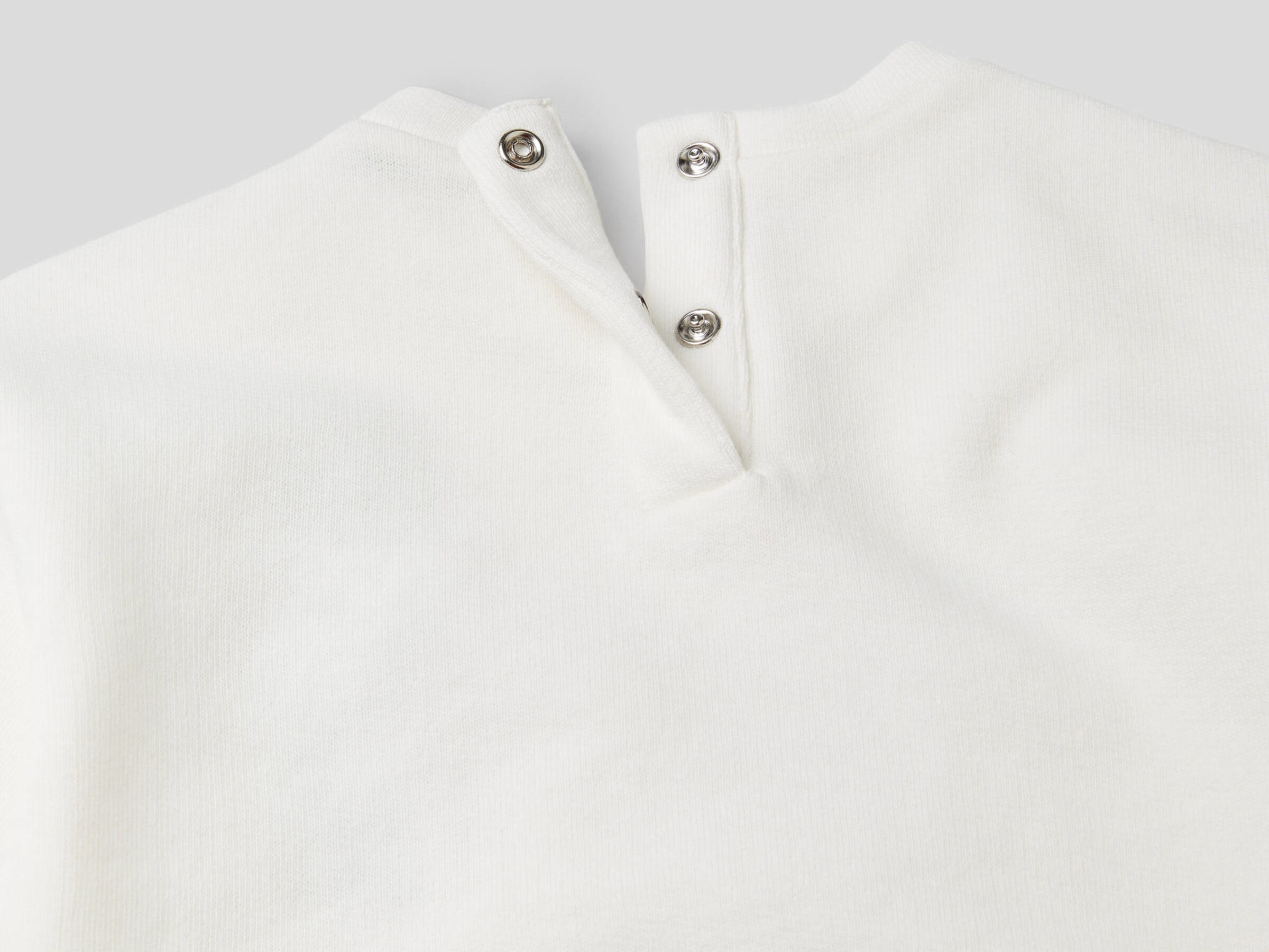 Sudadera con aplicación de efecto pétalos image number null