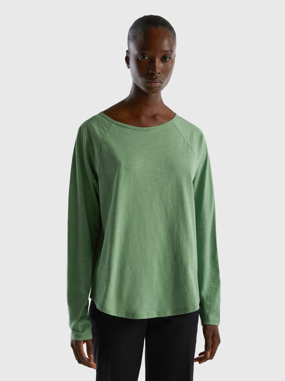 Camiseta 100% algodón de manga larga en color verde