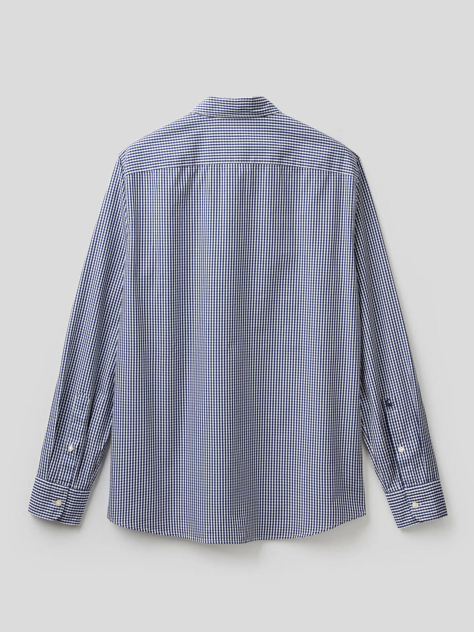 Camisa slim fit de 100 % algodón orgánico image number 2