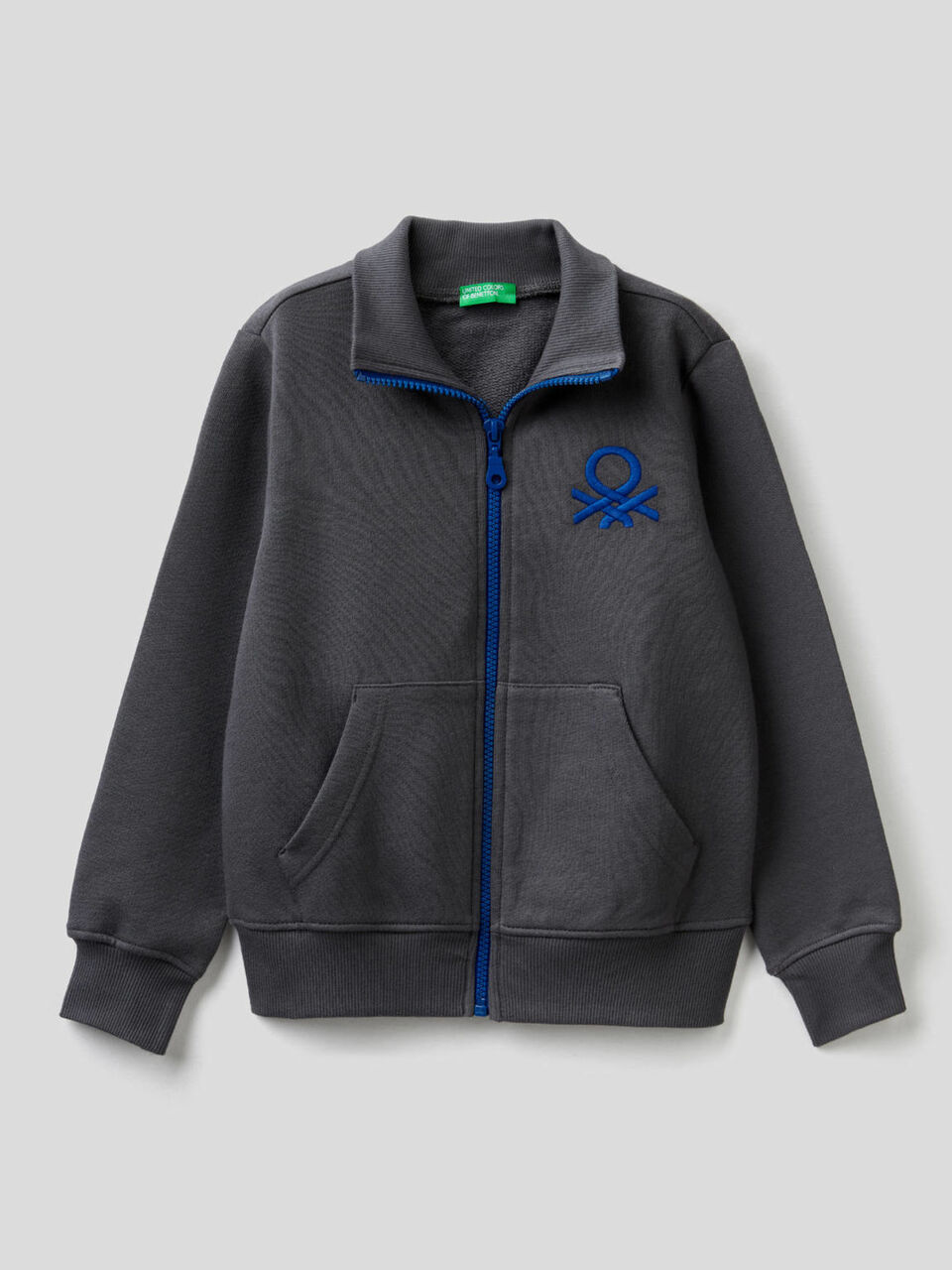 Sudadera con cremallera y logotipo bordado image number 1