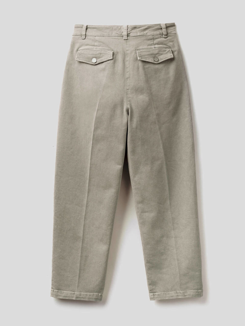 Pantalón de corte zanahoria con pliegues image number 2