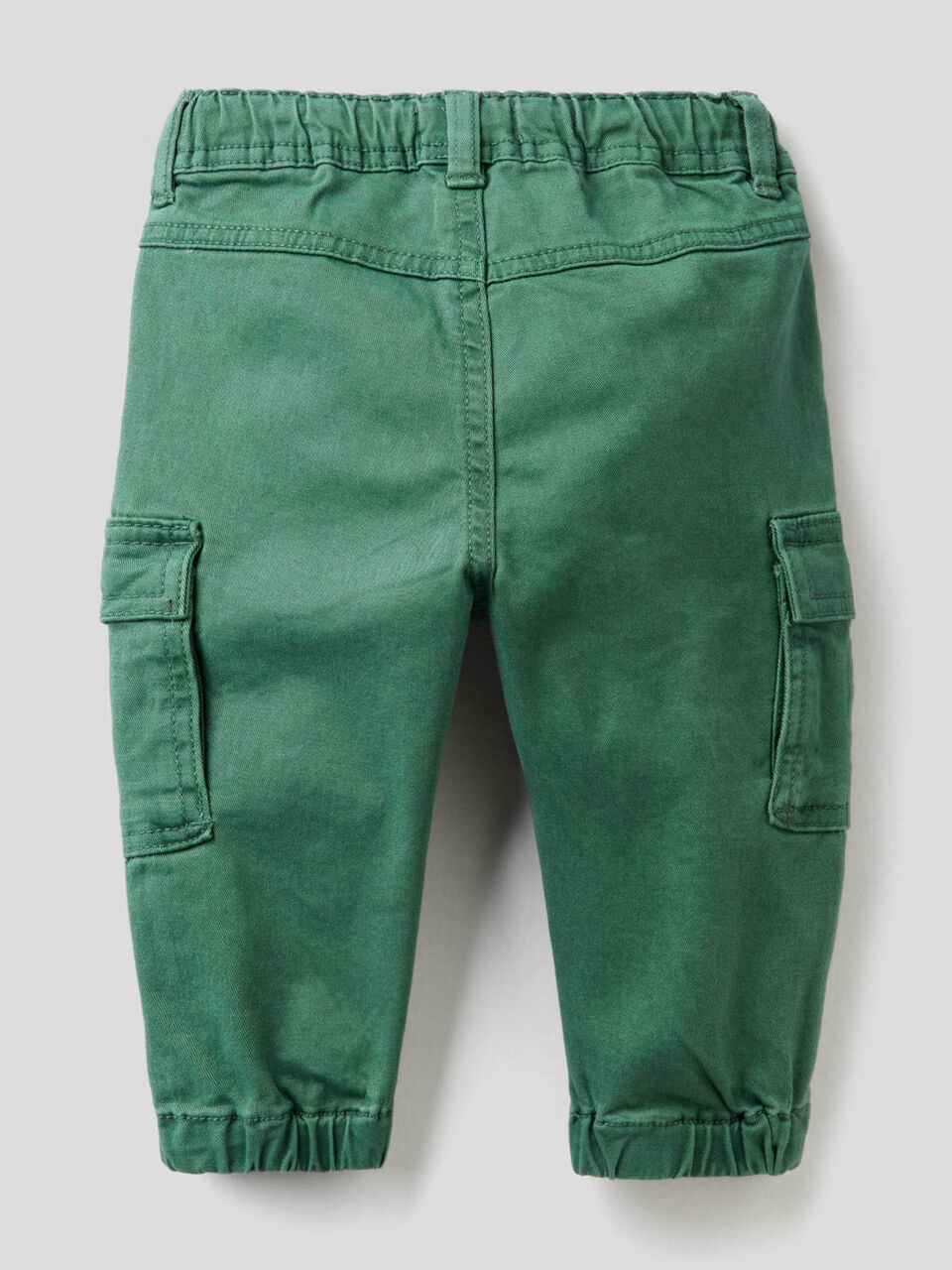 Pantalón cargo de algodón elástico image number 2