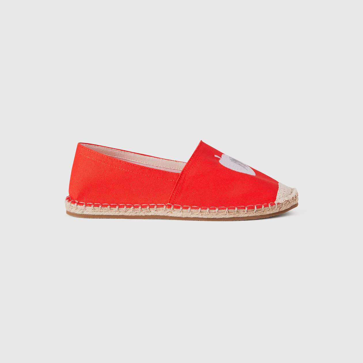 Alpargatas rojas con estampado de manzana Rojo Benetton