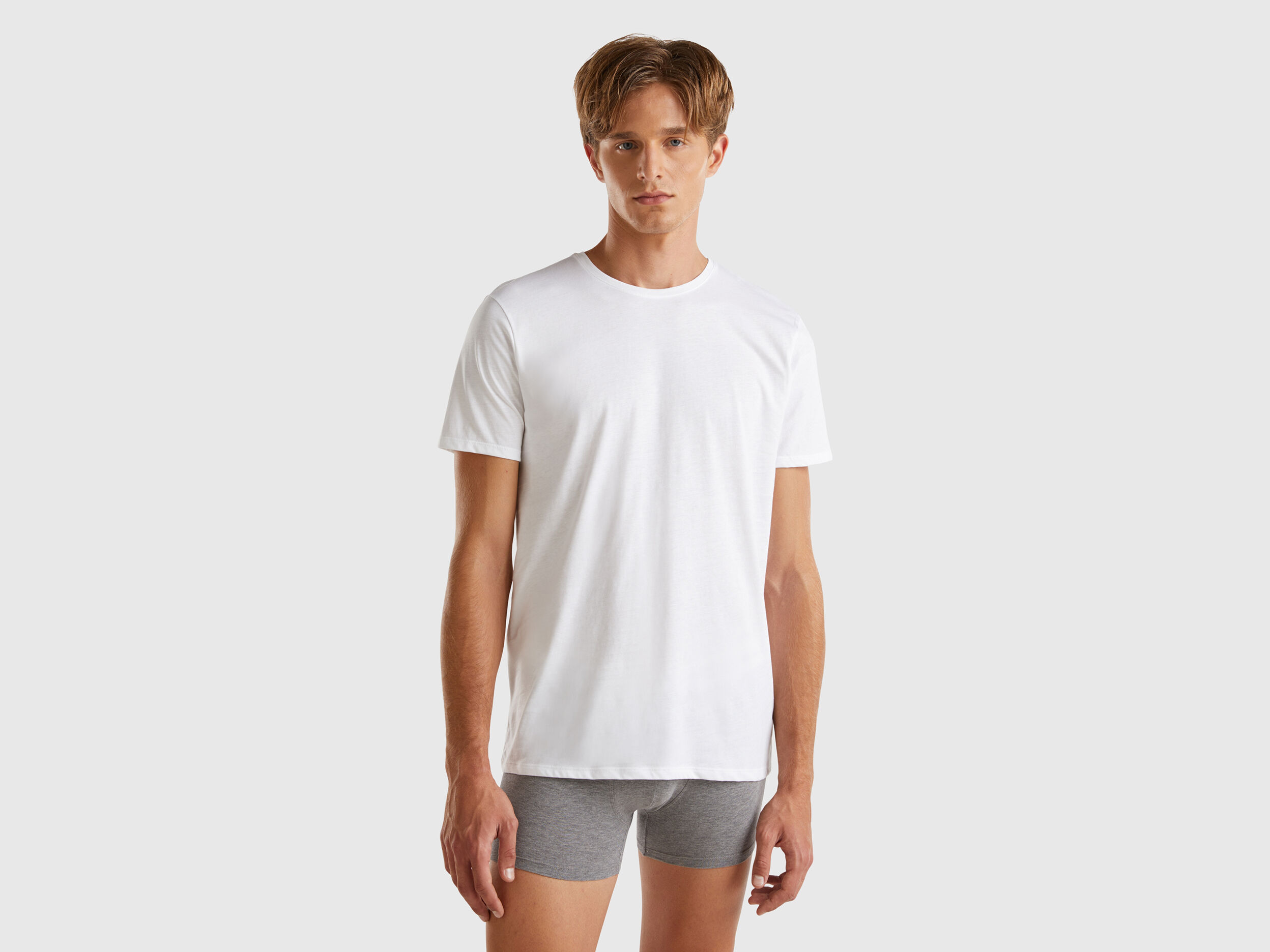 Camisetas y Sudaderas Loungewear Hombre Coleccion 2024 Benetton