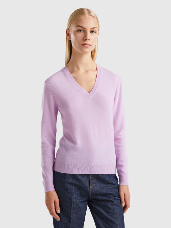 Jersey lila de pura lana merina con escote de pico Mujer