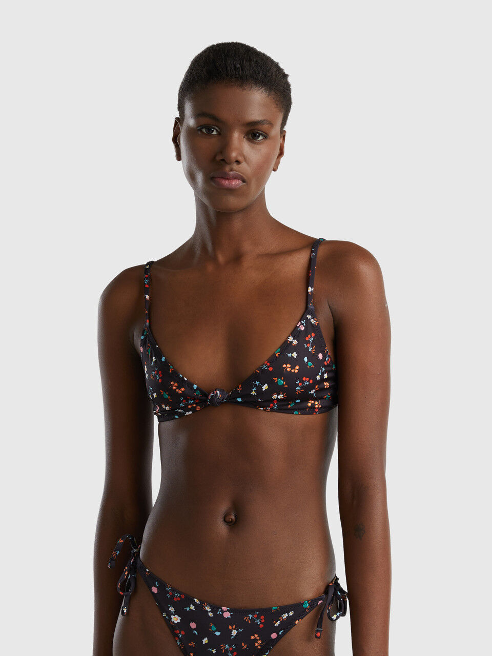 Braguita de bikini con estampado floral Multi color Benetton