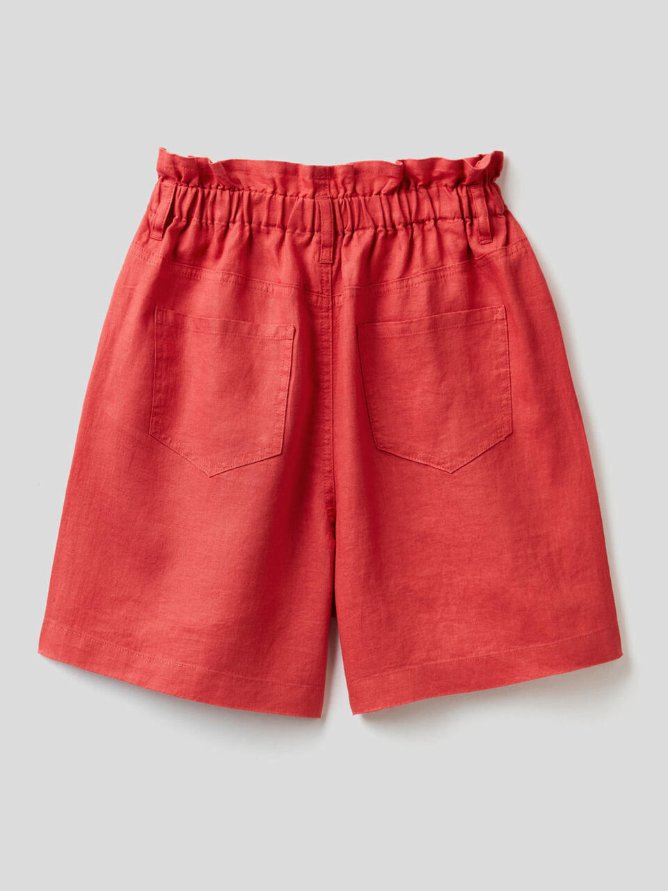 Bermudas de 100% lino con cintura fruncida image number 2