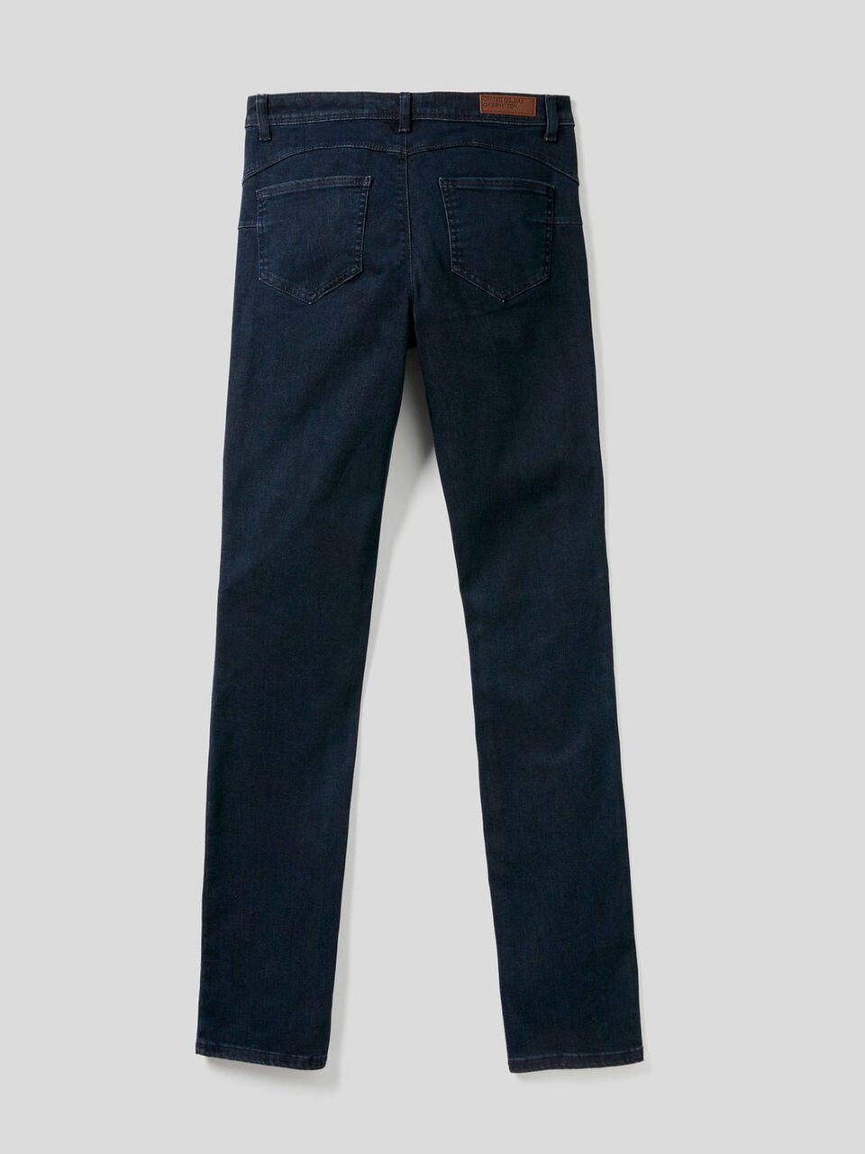 Vaqueros push-up de corte bootcut image number 2