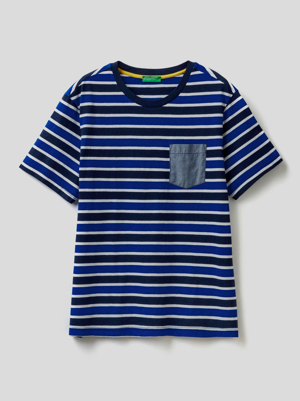 Camiseta de rayas con bolsillo en contraste image number 1