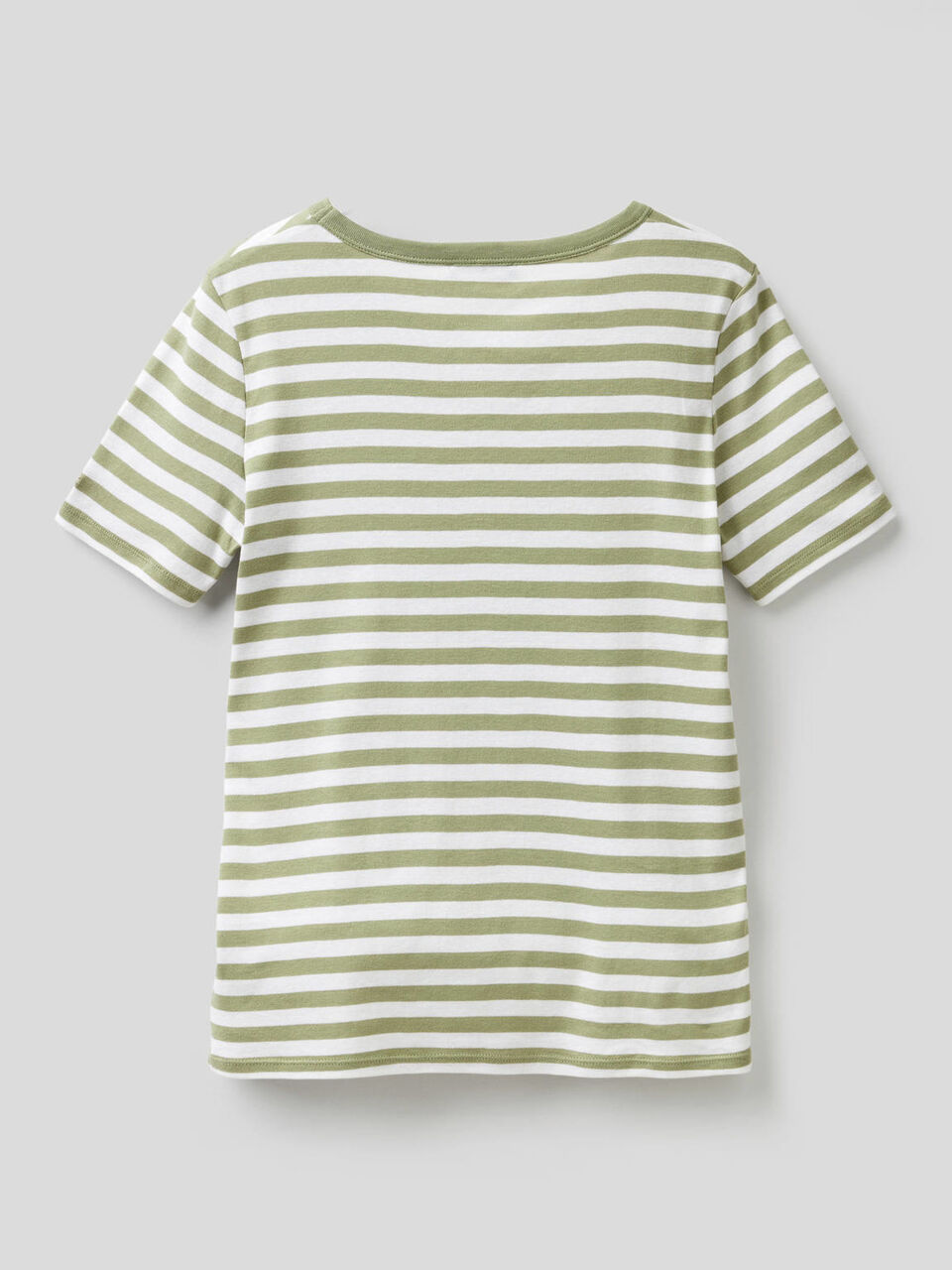 Camiseta de cuello redondo a rayas image number 2
