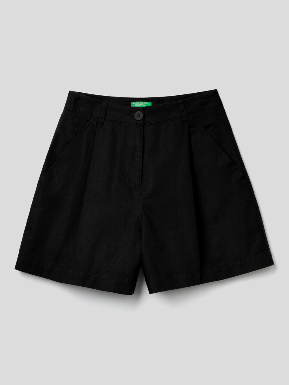 Pantalón corto con pernera amplia confeccionado en mezcla de lino image number 1