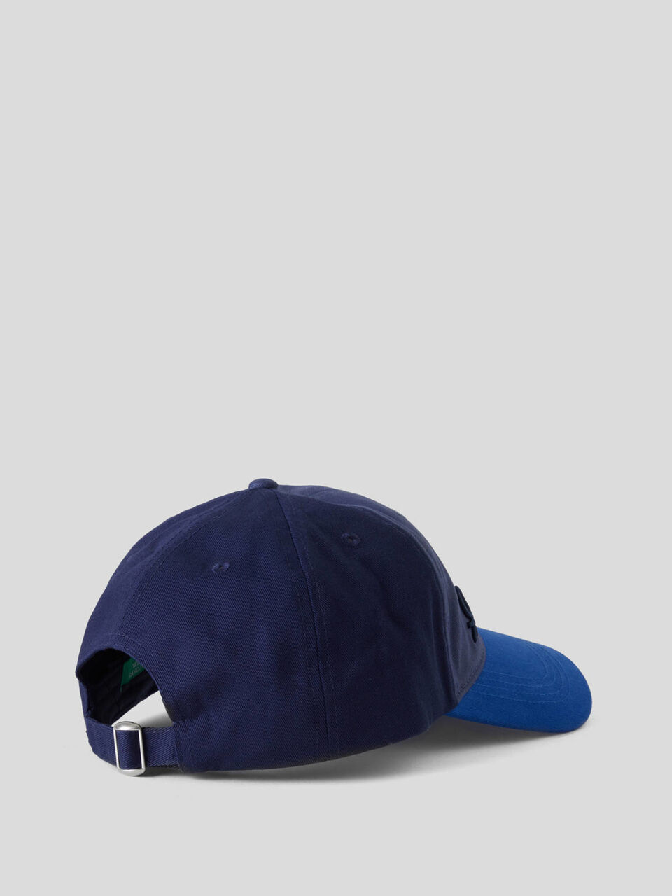 Gorra de béisbol con logotipo bordado image number null
