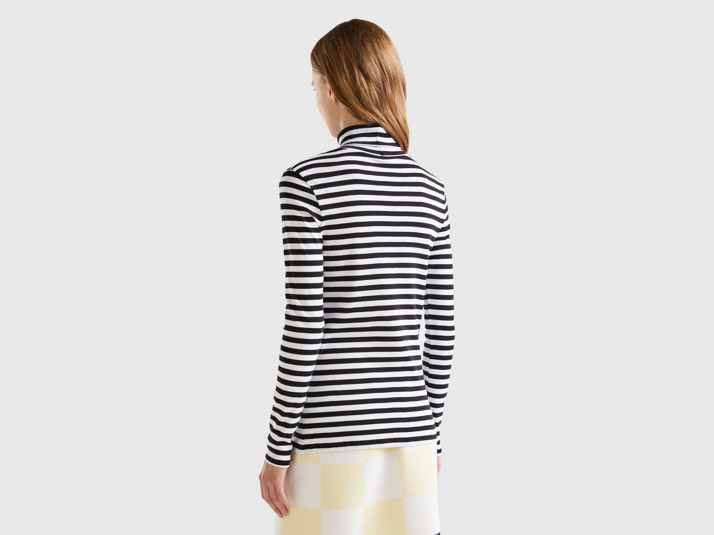Camiseta cuello alto mujer rayas 2025