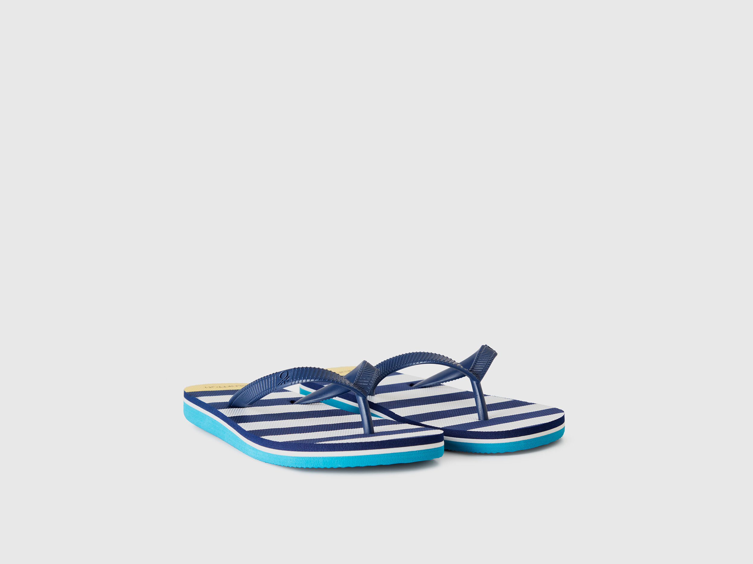 Chanclas de goma ligera con estampado Multi color Benetton