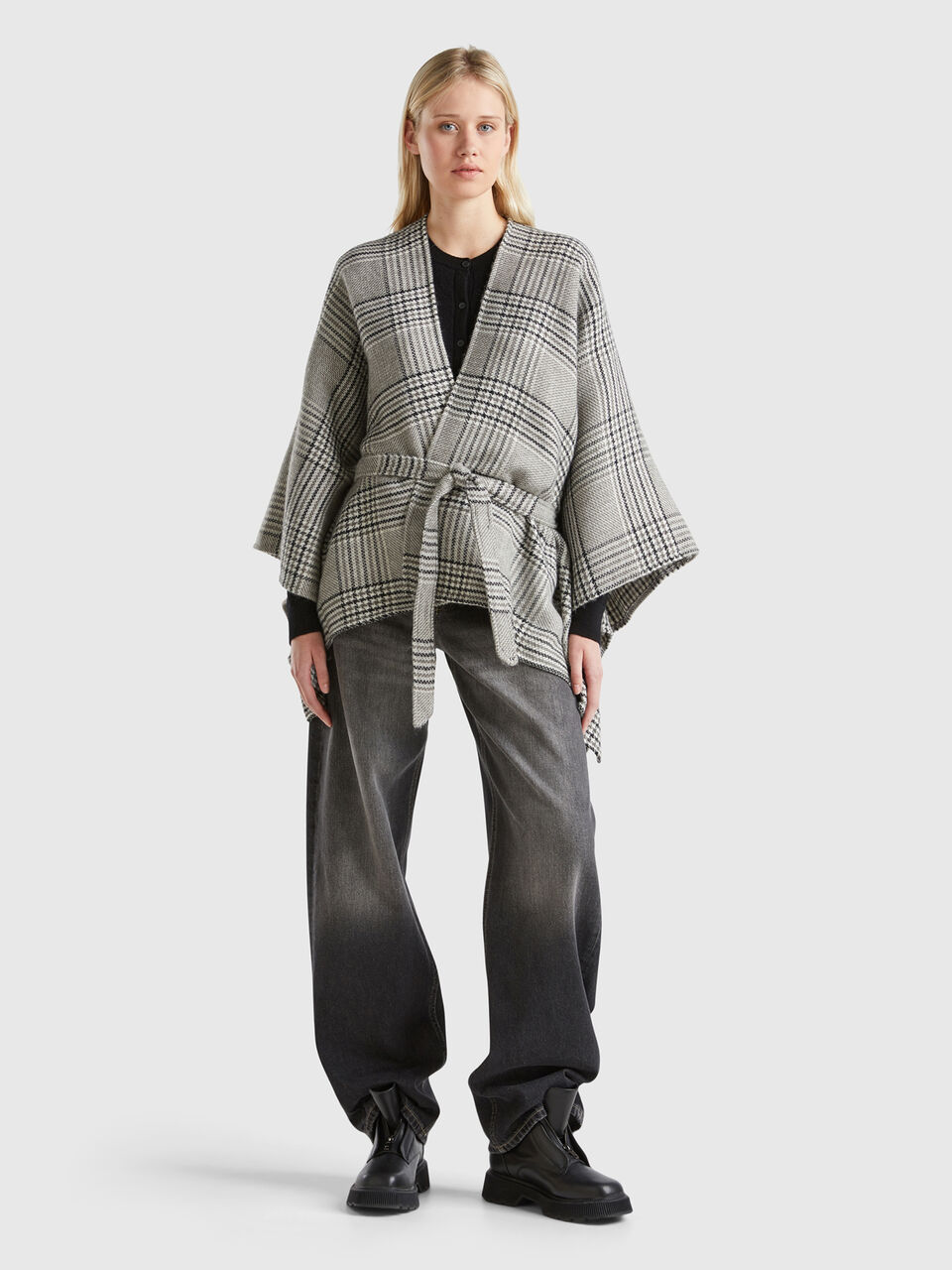 CAPE Mujer image number null
