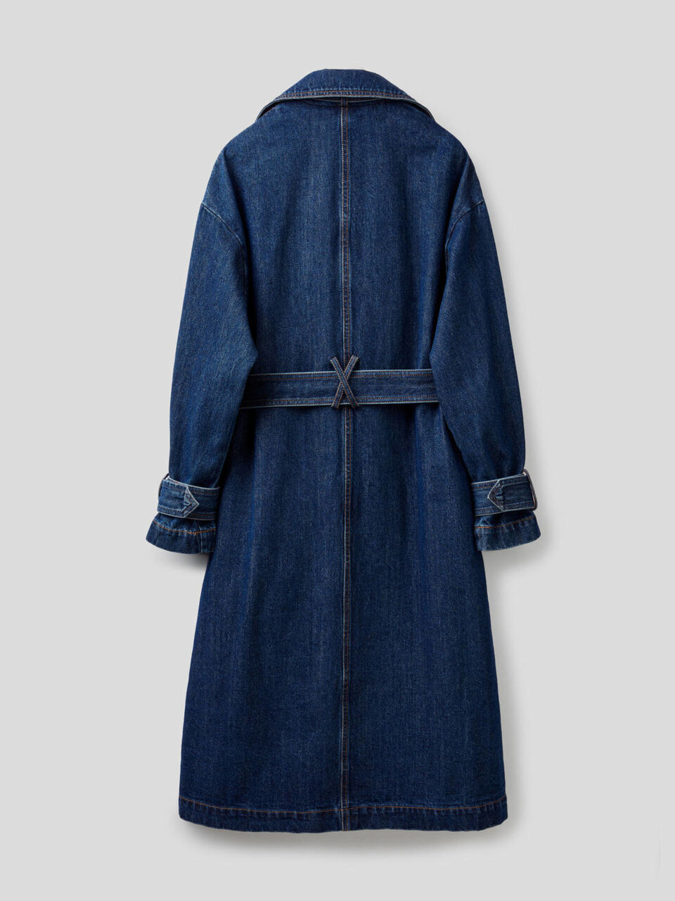 Gabardina en denim image number 2