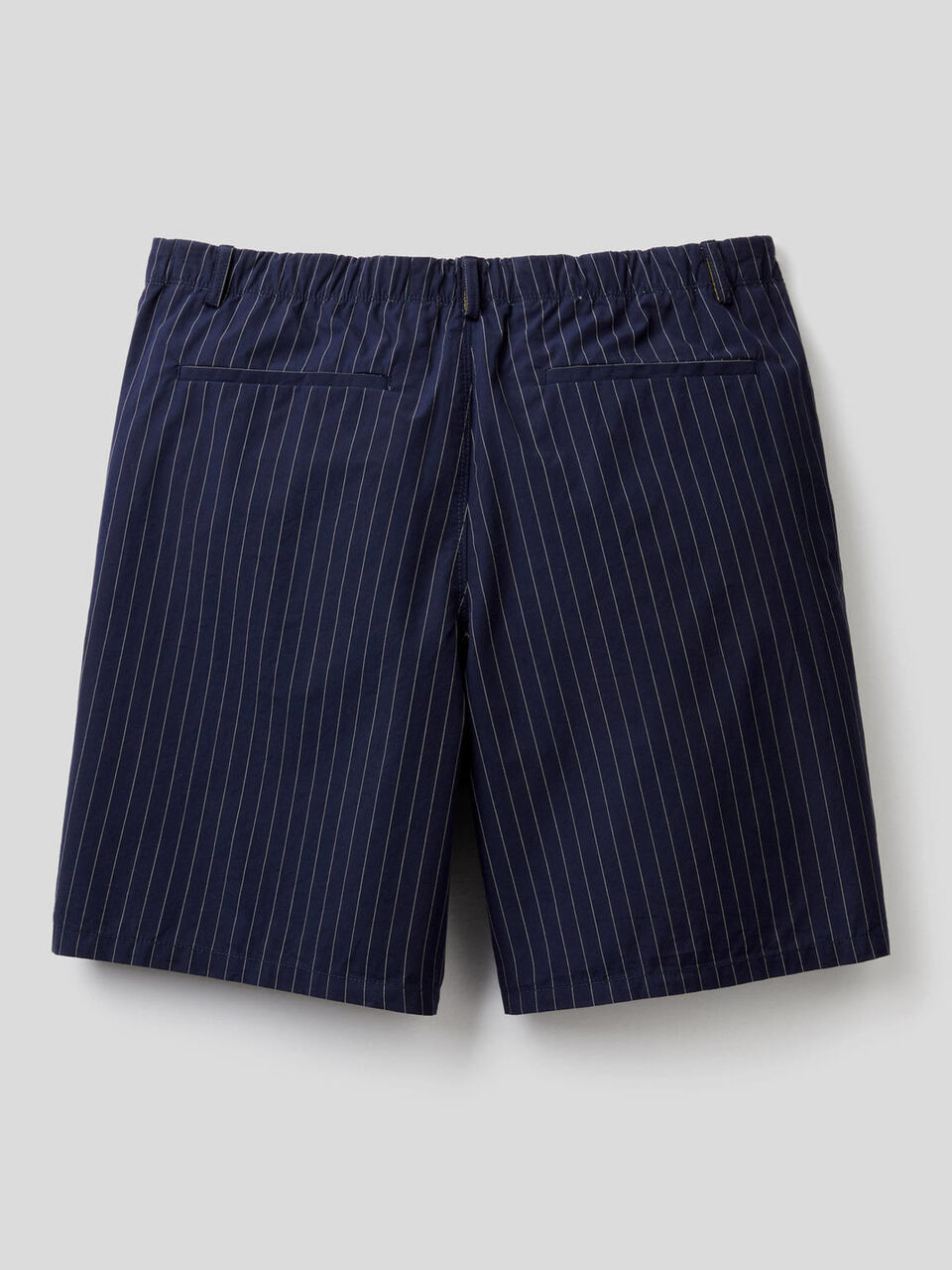 Bermudas de raya diplomática de 100% algodón image number 2