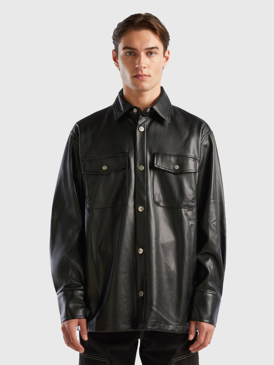 Camisa con efecto piel Negro Benetton